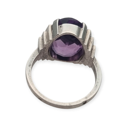 Anillo cocktail Art Déco francés de plata con cristal violeta facetado, influencia Tank, ca. 1930–1940