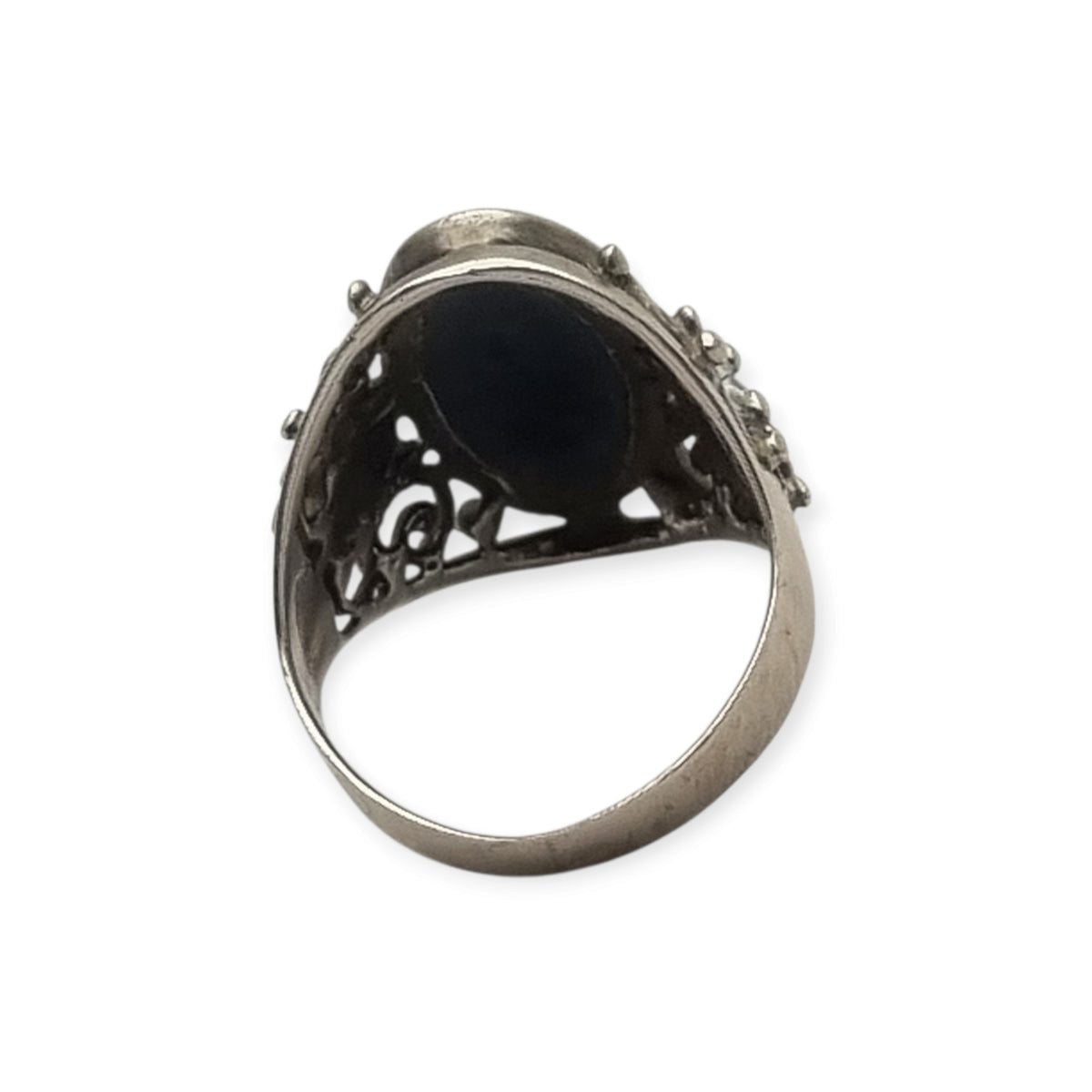 Vintage boho 925 silver ring with blue cabochon and ornamental filigree, circa 1980–1990