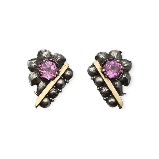 Pendientes Art Déco en plata con vistas de oro y piedras rosas facetadas, circa 1930–1940