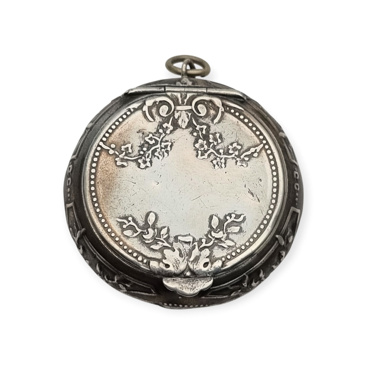 Polvera antigua colgante de plata con espejo, Belle Époque y Art Nouveau, Europa, circa 1900-1915