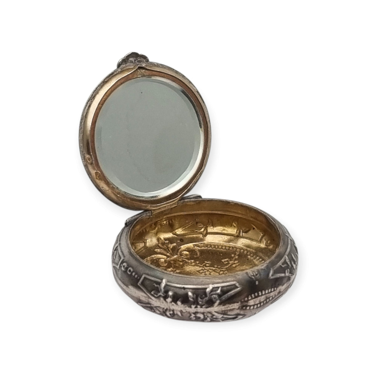 Polvera antigua colgante de plata con espejo, Belle Époque y Art Nouveau, Europa, circa 1900-1915