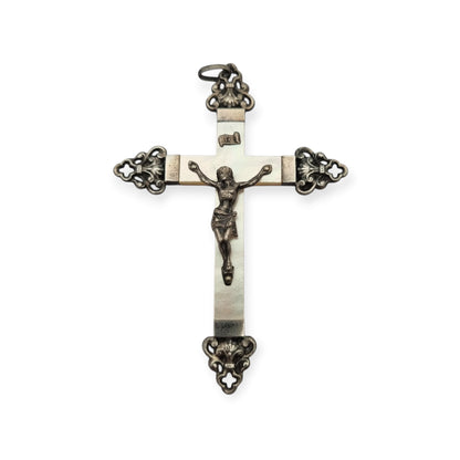 Crucifijo antiguo de plata y nácar, Art Nouveau neogótico, ca. 1910-1920