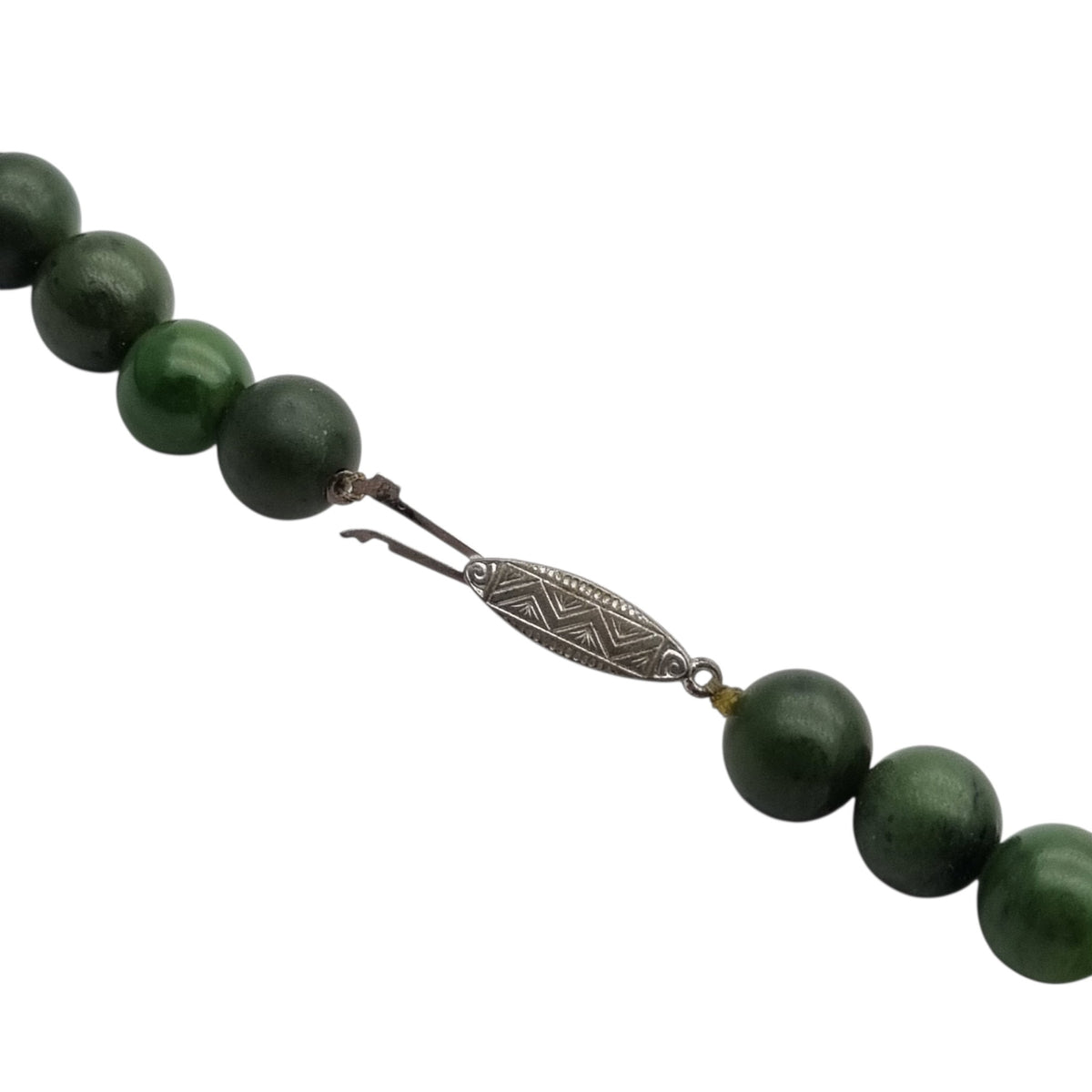 Long vintage nephrite green jade necklace with spherical beads Circa 1950