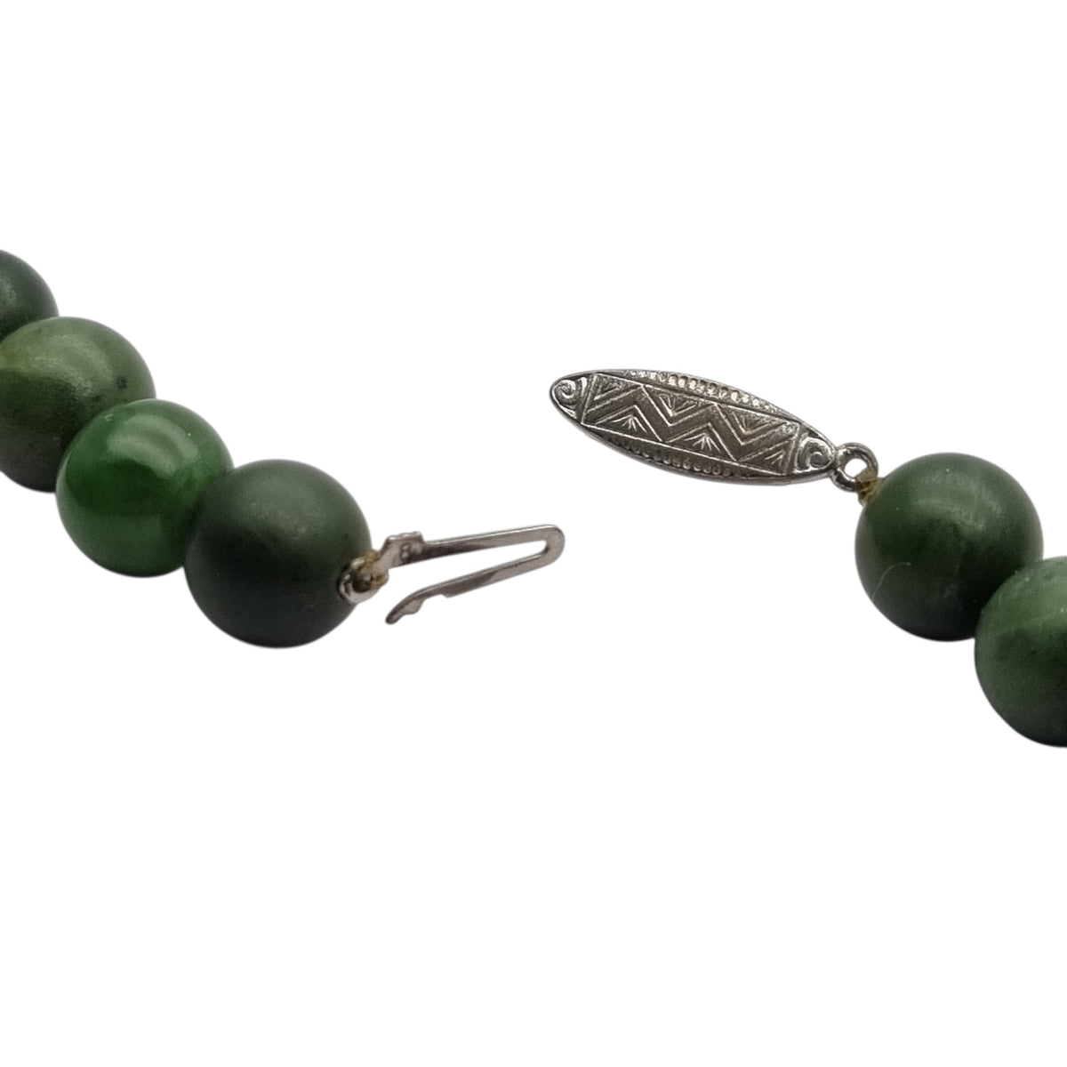 Long vintage nephrite green jade necklace with spherical beads Circa 1950