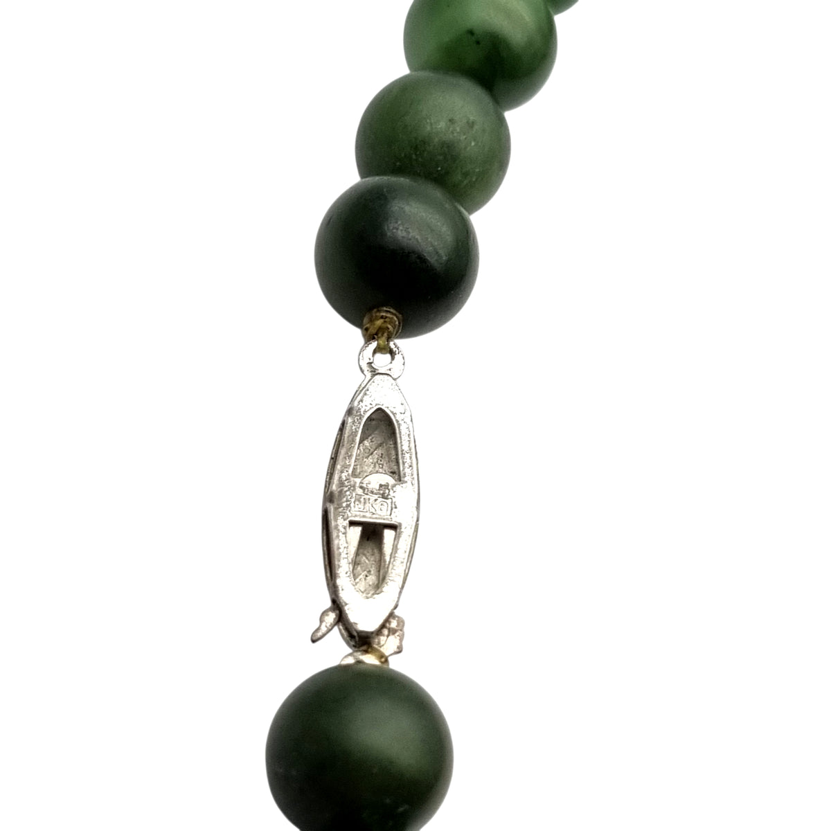 Long vintage nephrite green jade necklace with spherical beads Circa 1950