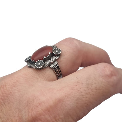 Antique Art Deco silver and carnelian ring with floral decoration, France 1950s