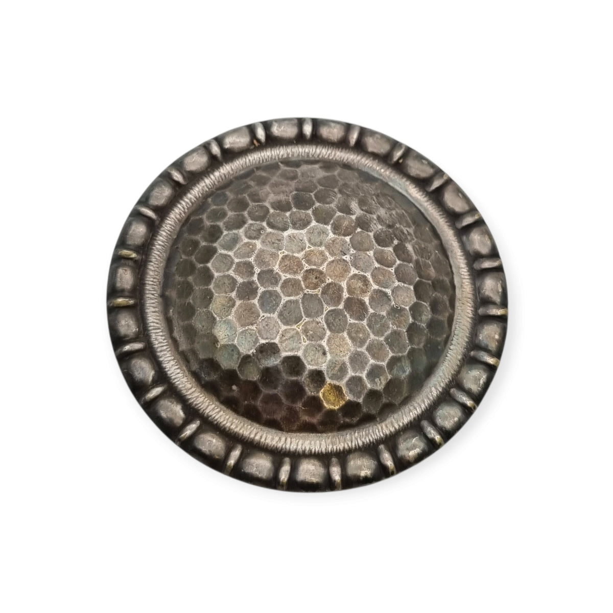 Broche vintage brutalista de metal con relieve alveolado, Europa, ca. 1970