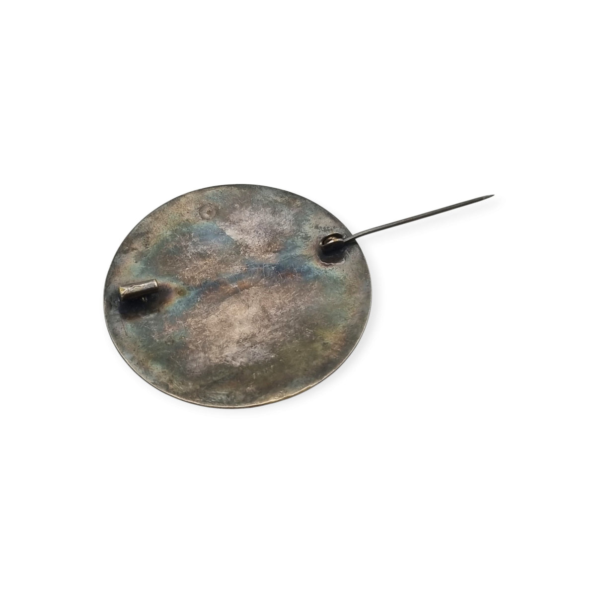 Broche vintage brutalista de metal con relieve alveolado, Europa, ca. 1970