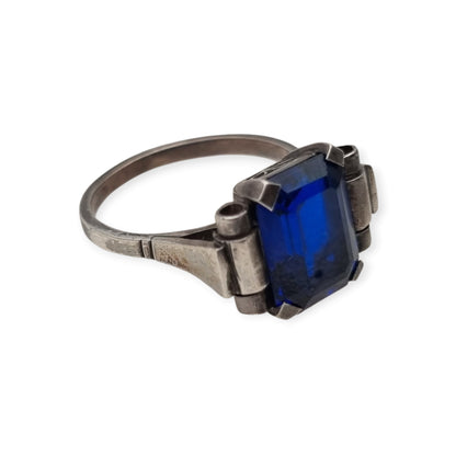 Vintage Art Deco silver ring with a faceted blue stone, Europe, ca. 1930–1940
