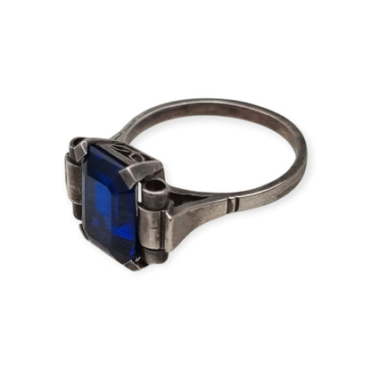 Vintage Art Deco silver ring with a faceted blue stone, Europe, ca. 1930–1940