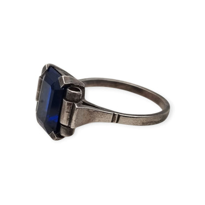 Vintage Art Deco silver ring with a faceted blue stone, Europe, ca. 1930–1940