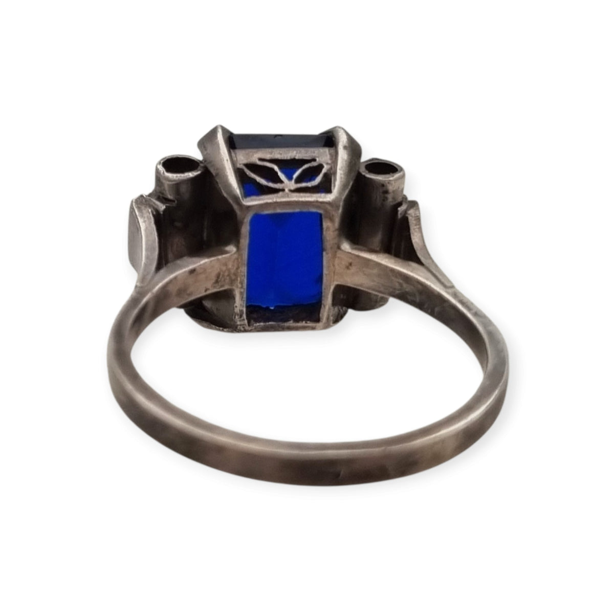 Vintage Art Deco silver ring with a faceted blue stone, Europe, ca. 1930–1940