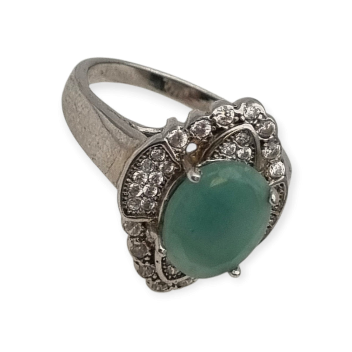 Anillo vintage de cóctel tipo Art Déco, plata con piedra verde y halo tipo marquesa, España, ca. 1980–1990