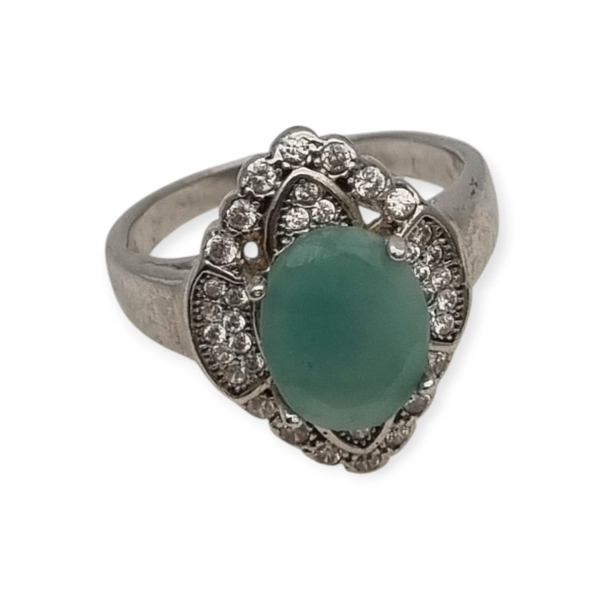 Anillo vintage de cóctel tipo Art Déco, plata con piedra verde y halo tipo marquesa, España, ca. 1980–1990