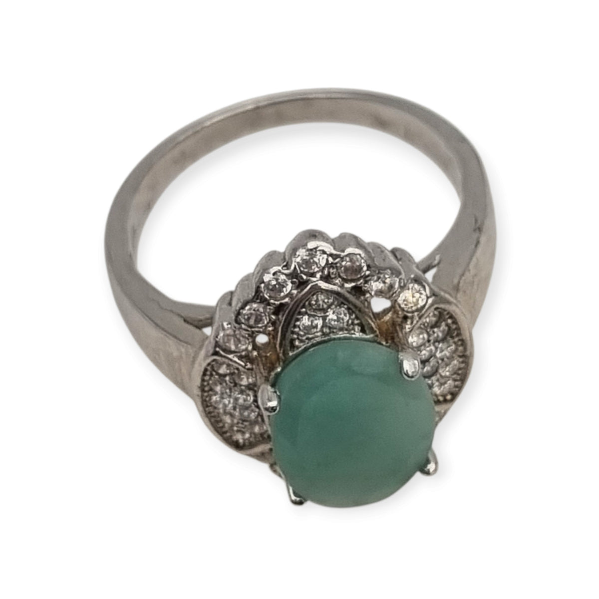 Anillo vintage de cóctel tipo Art Déco, plata con piedra verde y halo tipo marquesa, España, ca. 1980–1990