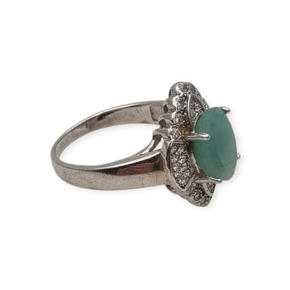 Anillo vintage de cóctel tipo Art Déco, plata con piedra verde y halo tipo marquesa, España, ca. 1980–1990