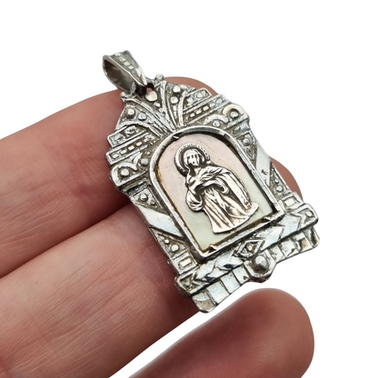 Art Deco religious medal in silver relief and mother-of-pearl circa 1940