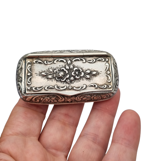 925 silver snuff box, Victorian-inspired, floral decoration, Europe, 20th century