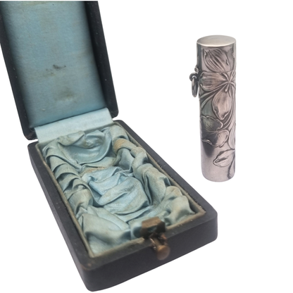 Perfumero Antiguo Art Nouveau de Plata con Decoración Floral en su Estuche, circa 1900