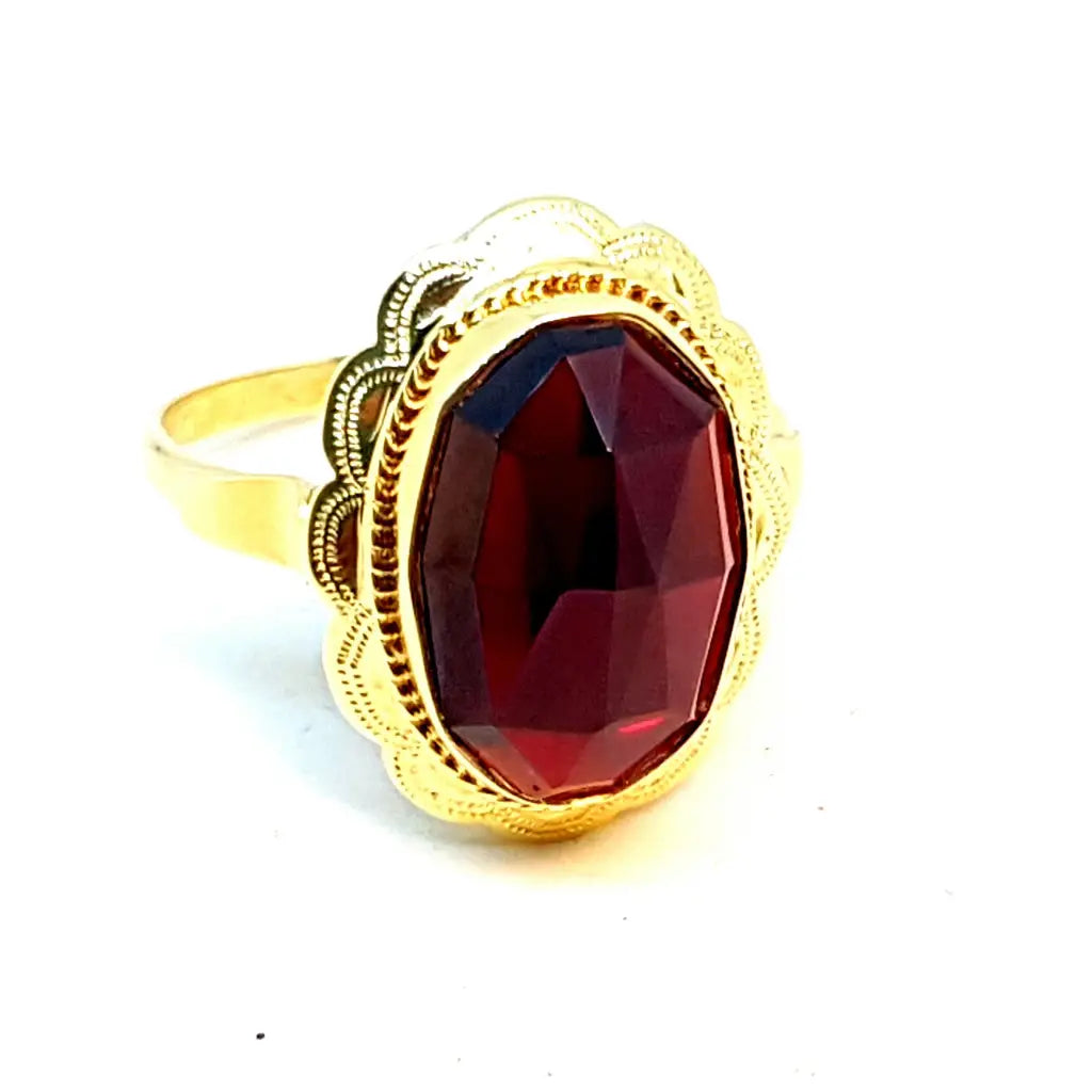 Anillo de granate rojo y oro. oro 14 kt granates. Circa 1950