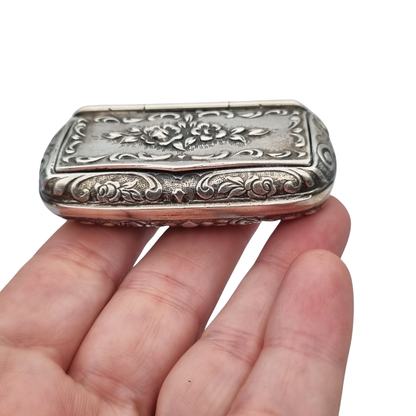 925 silver snuff box, Victorian-inspired, floral decoration, Europe, 20th century