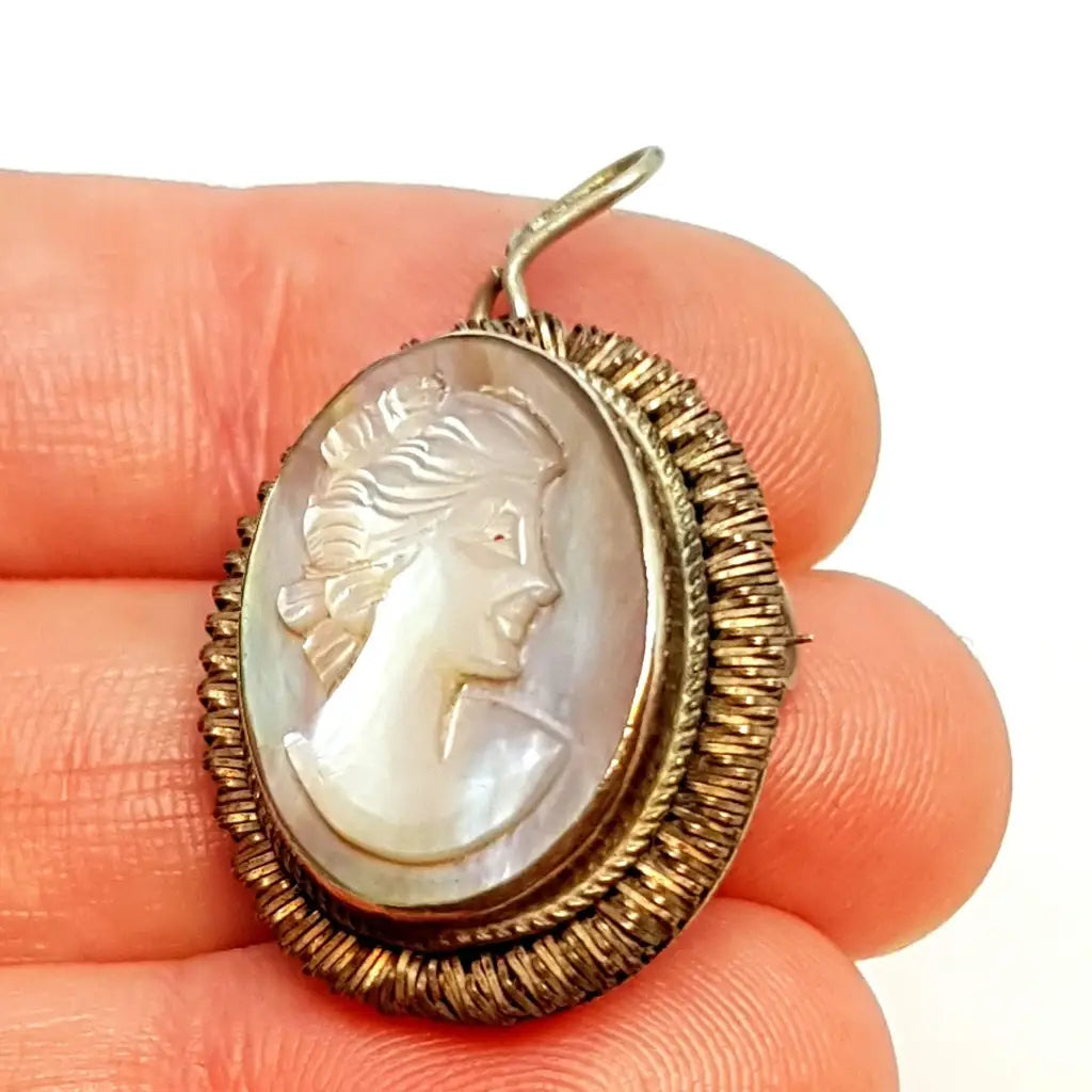 Colgante camafeo concha vintage madre perla tallada broche de plata 800.