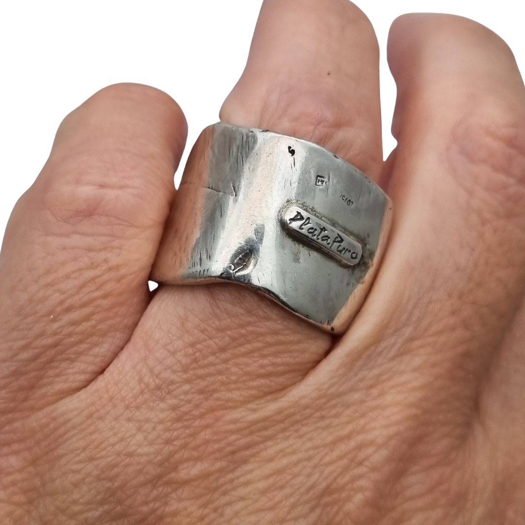 Brutalist silver ring Wide Purabanda silver with a sculptural and organic design, 20th century