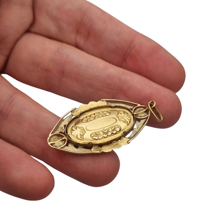 Saint Thérèse of Lisieux Medallion in 18K Two-Tone Gold, Art Deco Floral Religious Pendant, c. 1925–1940