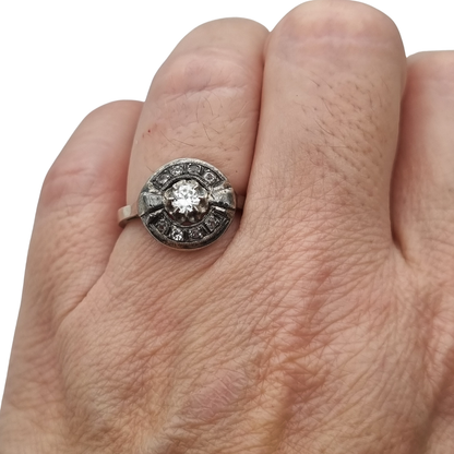 Anillo Art Déco francés en plata testada con cristal central y estrás, joyería vintage circa 1925–1950