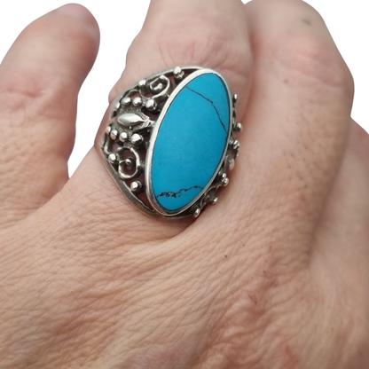 Anillo boho vintage de plata 925 con gran piedra azul, diseño floral calado, Circa 1980