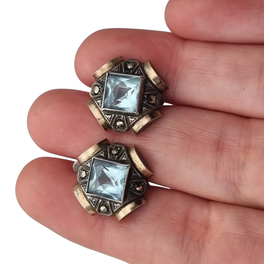 Pendientes Art Déco catalanes en plata con cristal azul, marcasitas y vistas doradas, España, ca. 1940