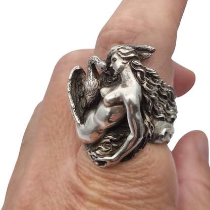 Mythological Leda and the Swan ring in 800 Italian silver, 20th century Art Nouveau sculptural style