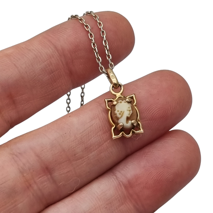 Shell cameo pendant and 925 silver chain, Europe, 20th century