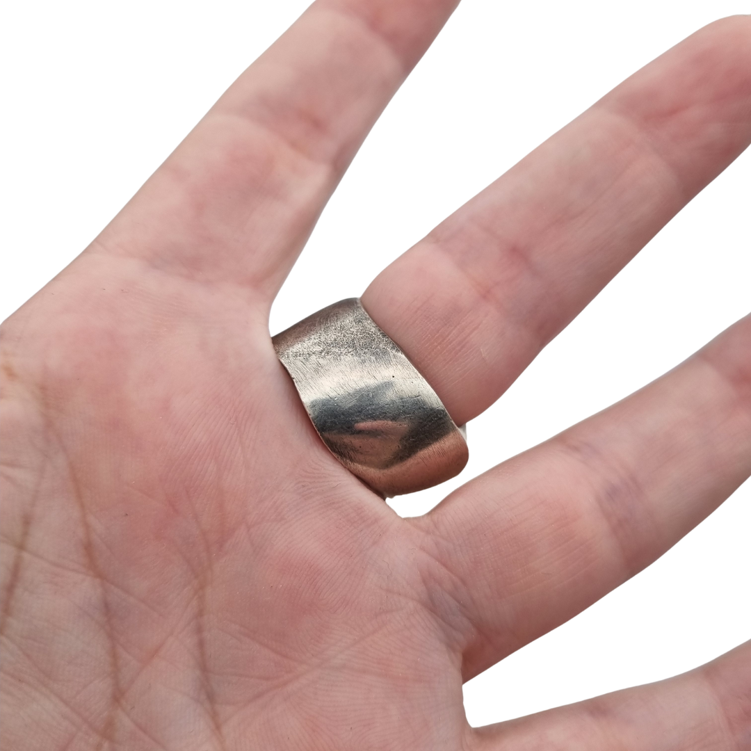Brutalist ring in solid silver, eroded and satin finish, circa 1980-1990