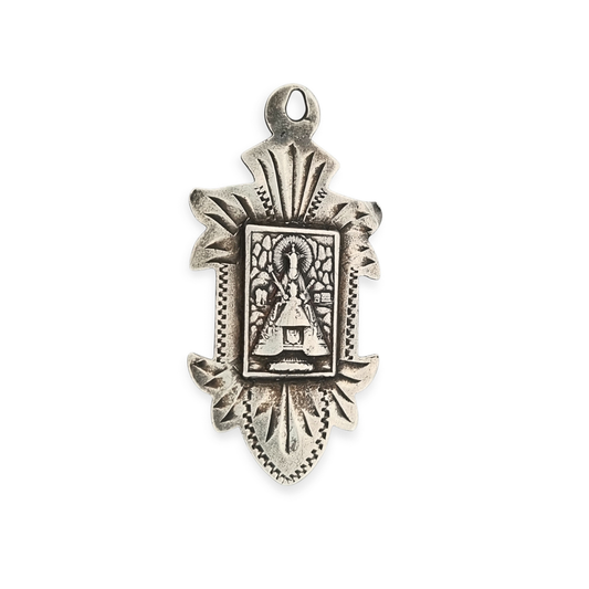 Medalla religiosa La Moreneta  N.S. Montserrat en plata, Cataluña, años 30-40