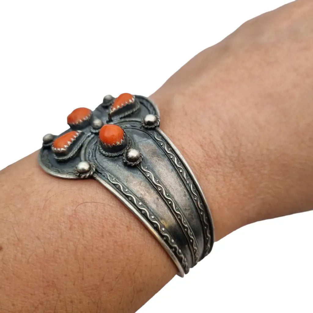 Pulsera boho de plata y coral rojo joyería étnica hecha a mano los años 70.