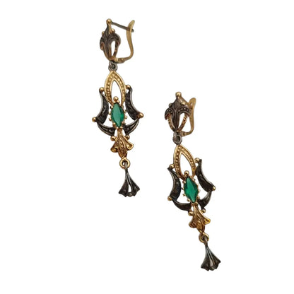 Pendientes vintage lágrima de plata estilo victoriano y piedra calcedonia verde.