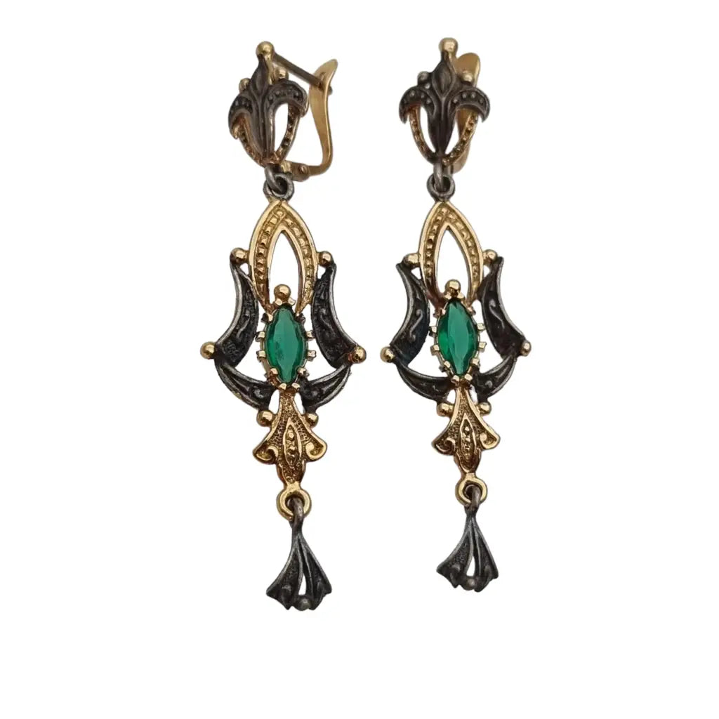 Pendientes vintage lágrima de plata estilo victoriano y piedra calcedonia verde.