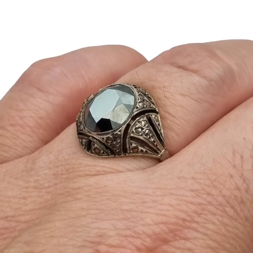 Anillo antiguo art déco en plata 925 con piedra hematite un regalo atemporal.