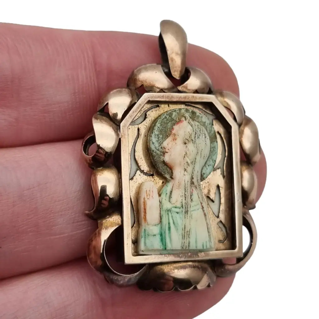 Medalla modernista de la virgen en plata y oro circa 1910 colgante religioso.