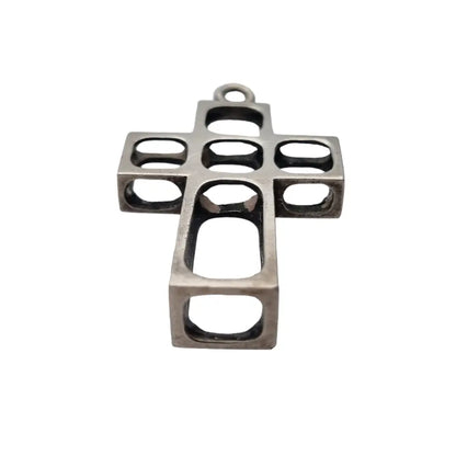 Cruz de plata vintage efecto tridimensional joyería religiosa años 70.