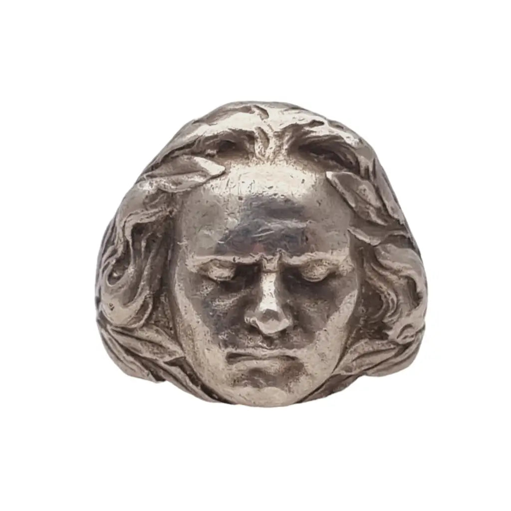 Anillo beethoven de plata busto del compositor alemán ludwig van beethoven.