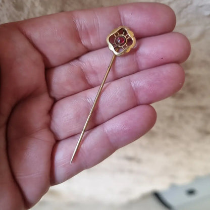 Alfiler victoriano de oro 9 k circa 1900 joyas antiguas en su caja