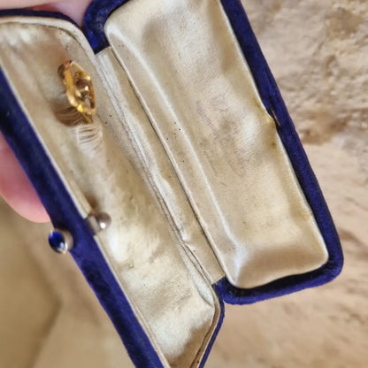 Alfiler victoriano de oro 9 k circa 1900 joyas antiguas en su caja