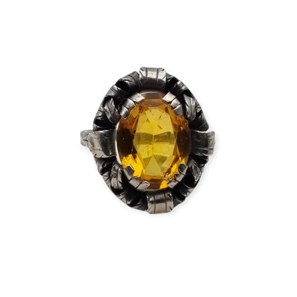 Anillo Art Decó en plata con cristal amarillo y talla 20, circa 1930