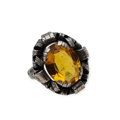 Anillo Art Decó en plata con cristal amarillo y talla 20, circa 1930