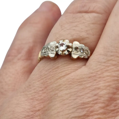 Anillo de oro art déco. 18 kt. Circa 1930. Talla 9 1/2