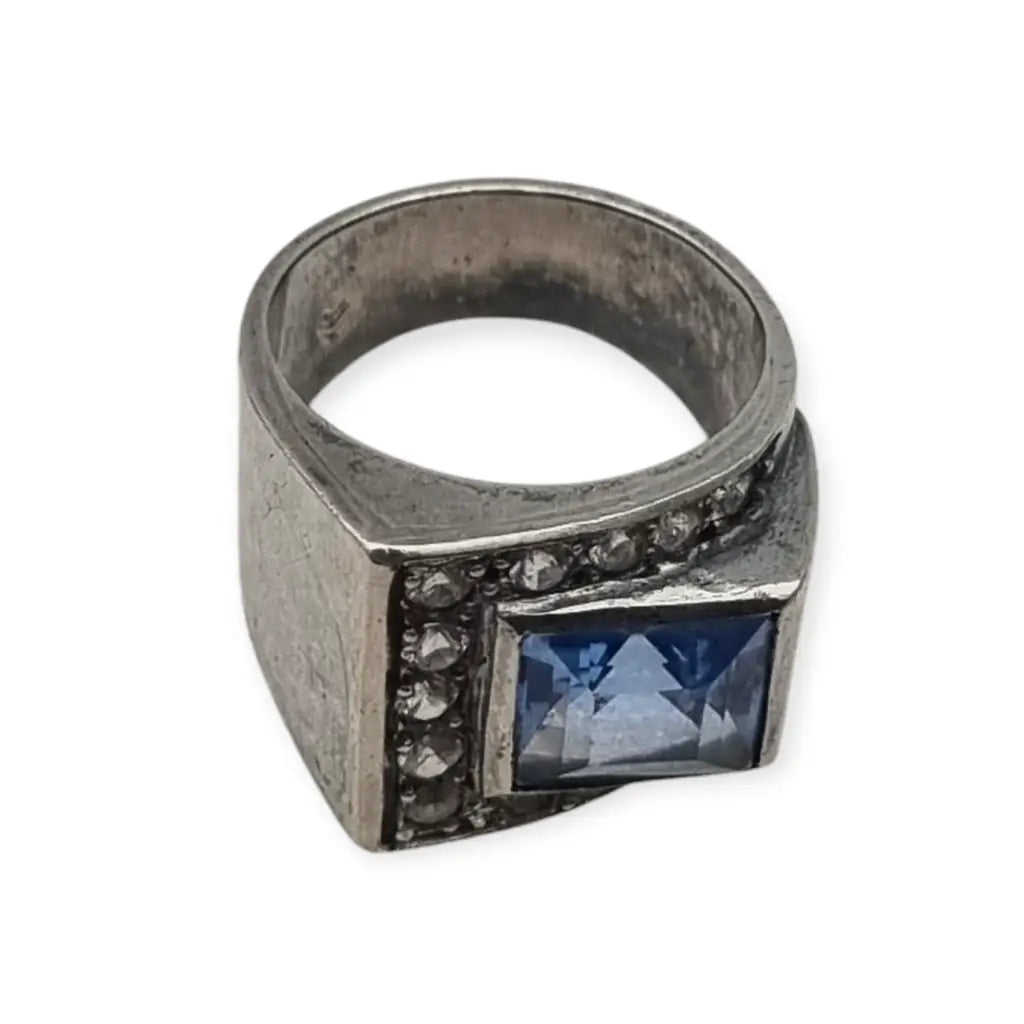 Anillo Art Déco de Plata con Topacio Azul y Zafiros Blancos Circa 1940-50.