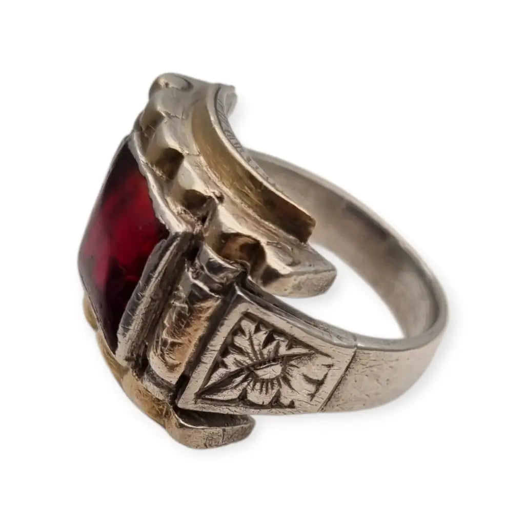 Anillo art déco de plata con vistas doradas y granate imitación décadas