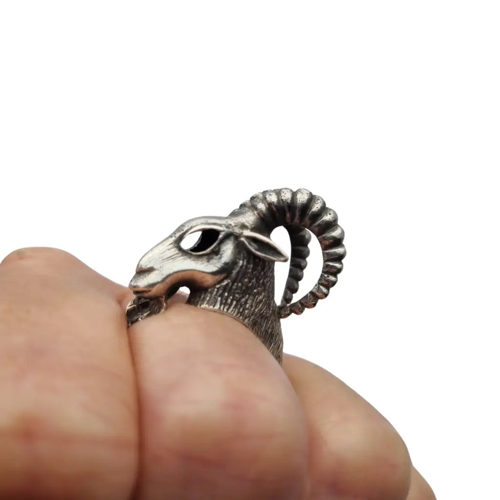 Anillo cabeza cabra y cola pez en plata 916 Capricornio estilo tribal zodiacal